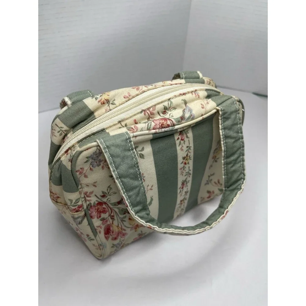 Lauren Ralph Lauren 6x7x4 preloved